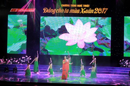 Chương trình nghệ thuật “Đảng cho ta mùa xuân” năm 2017 - ảnh 1